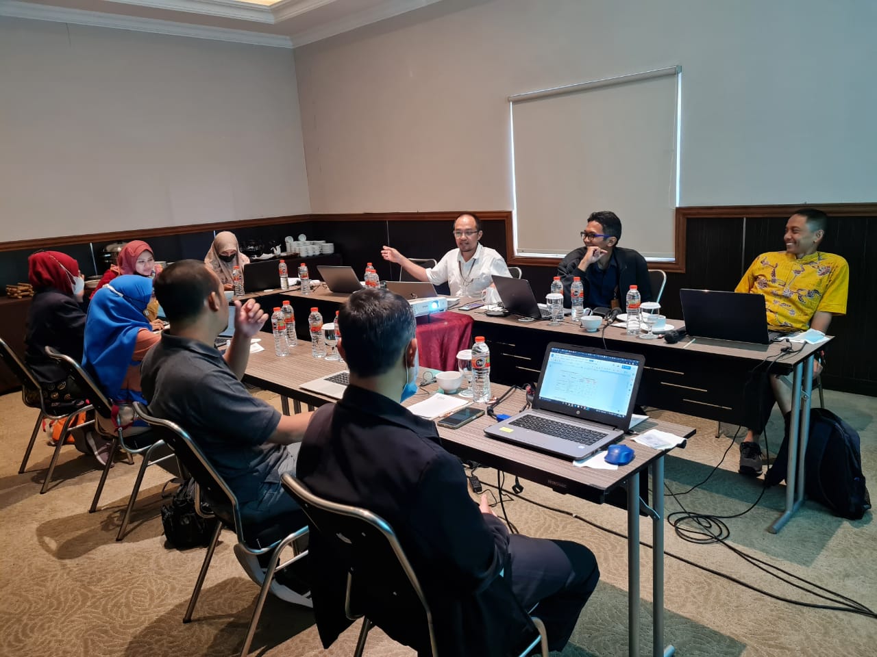Penyusunan Panduan Riset dan Sinkronisasi dengan Panduan PKM